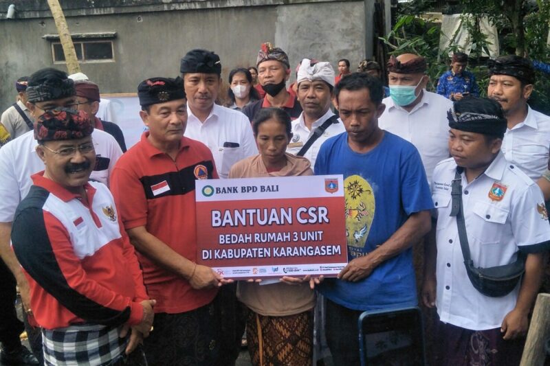 BANK BPD BALI BANTU BEDAH RUMAH WARGA TERDAMPAK BANJIR DI KABUPATEN KARANGASEM – bpdbali.co.id